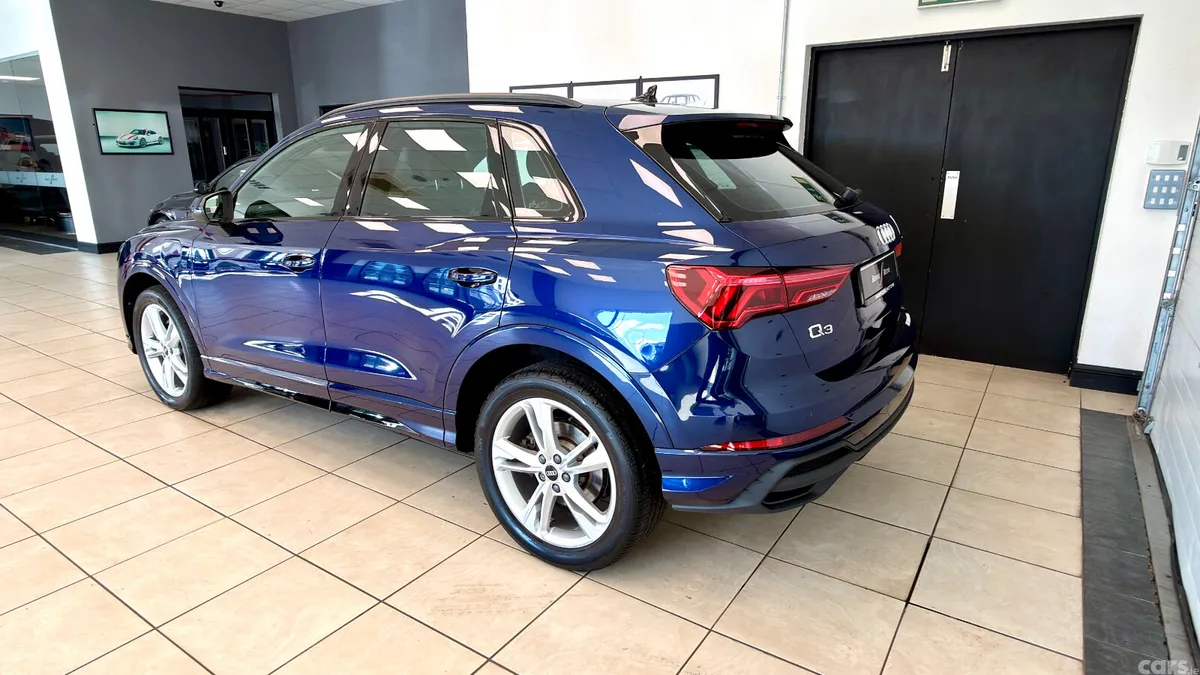 Audi Q3 SUV, Petrol Plug-in Hybrid, 2023, Blue