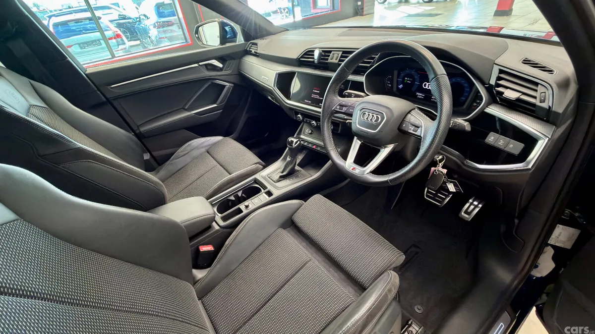Audi Q3 SUV, Petrol Plug-in Hybrid, 2023, Blue