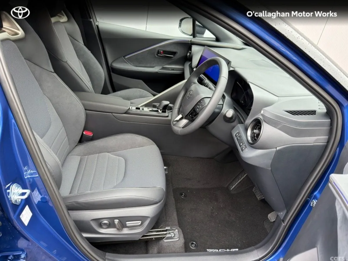 Toyota C-HR SUV, Petrol Hybrid, 2026, Blue