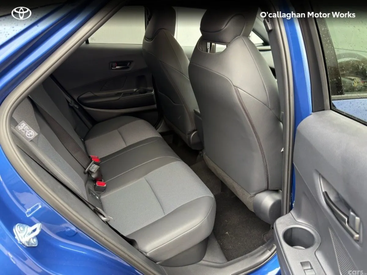 Toyota C-HR SUV, Petrol Hybrid, 2026, Blue