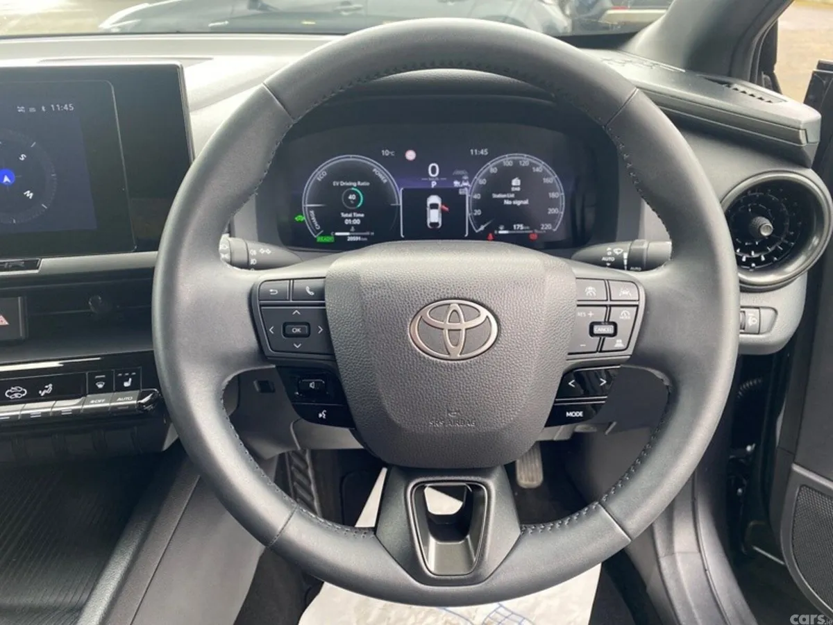 Toyota C-HR SUV, Petrol Hybrid, 2024, Grey