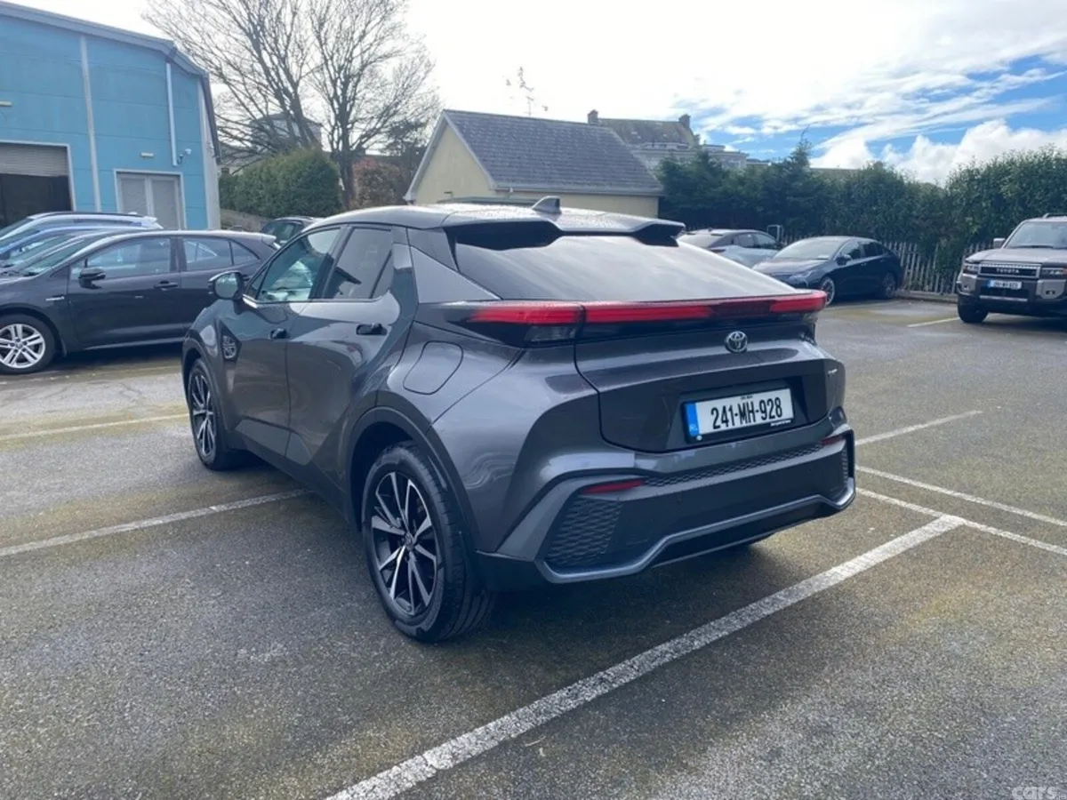 Toyota C-HR SUV, Petrol Hybrid, 2024, Grey