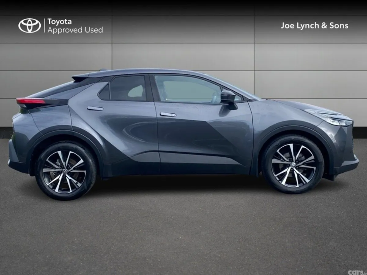 Toyota C-HR SUV, Petrol Hybrid, 2024, Grey