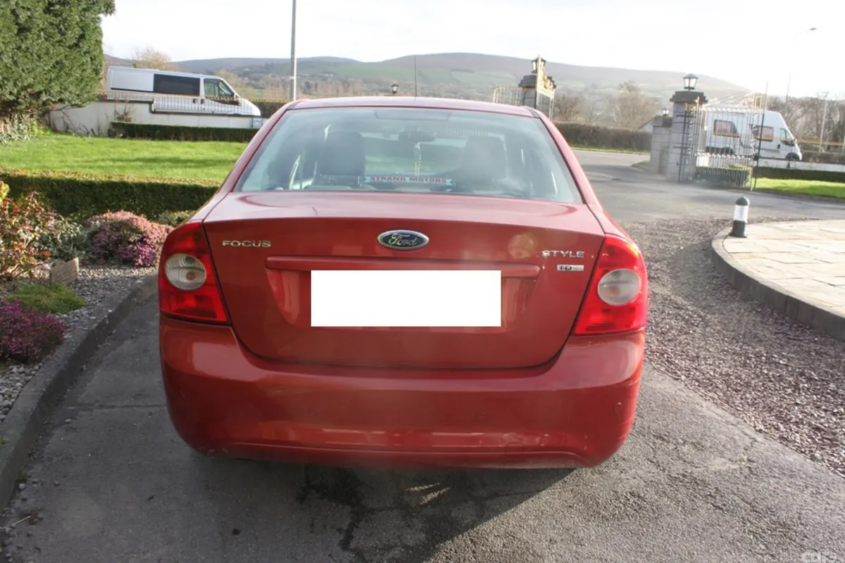 Ford Focus Saloon, Diesel, 2009, Red