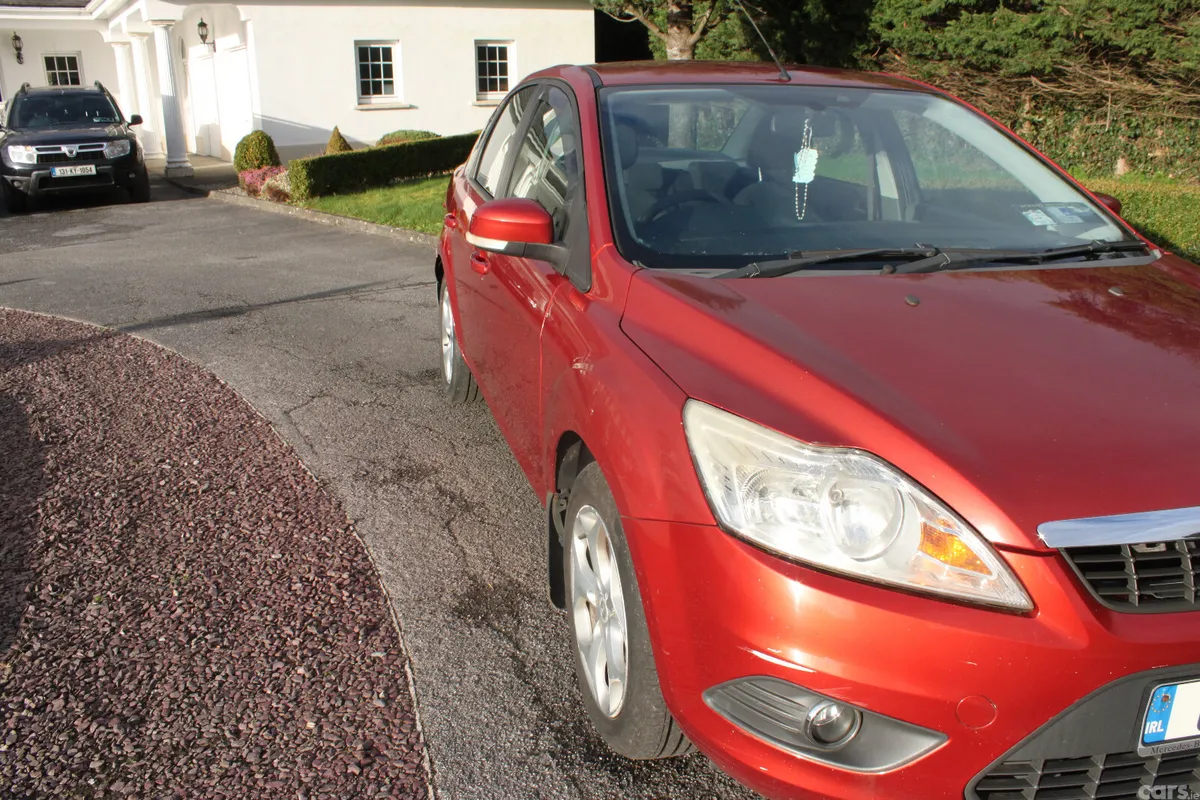 Ford Focus Saloon, Diesel, 2009, Red