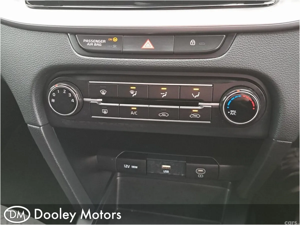 Kia Ceed Hatchback, Diesel Hybrid, 2024, Black