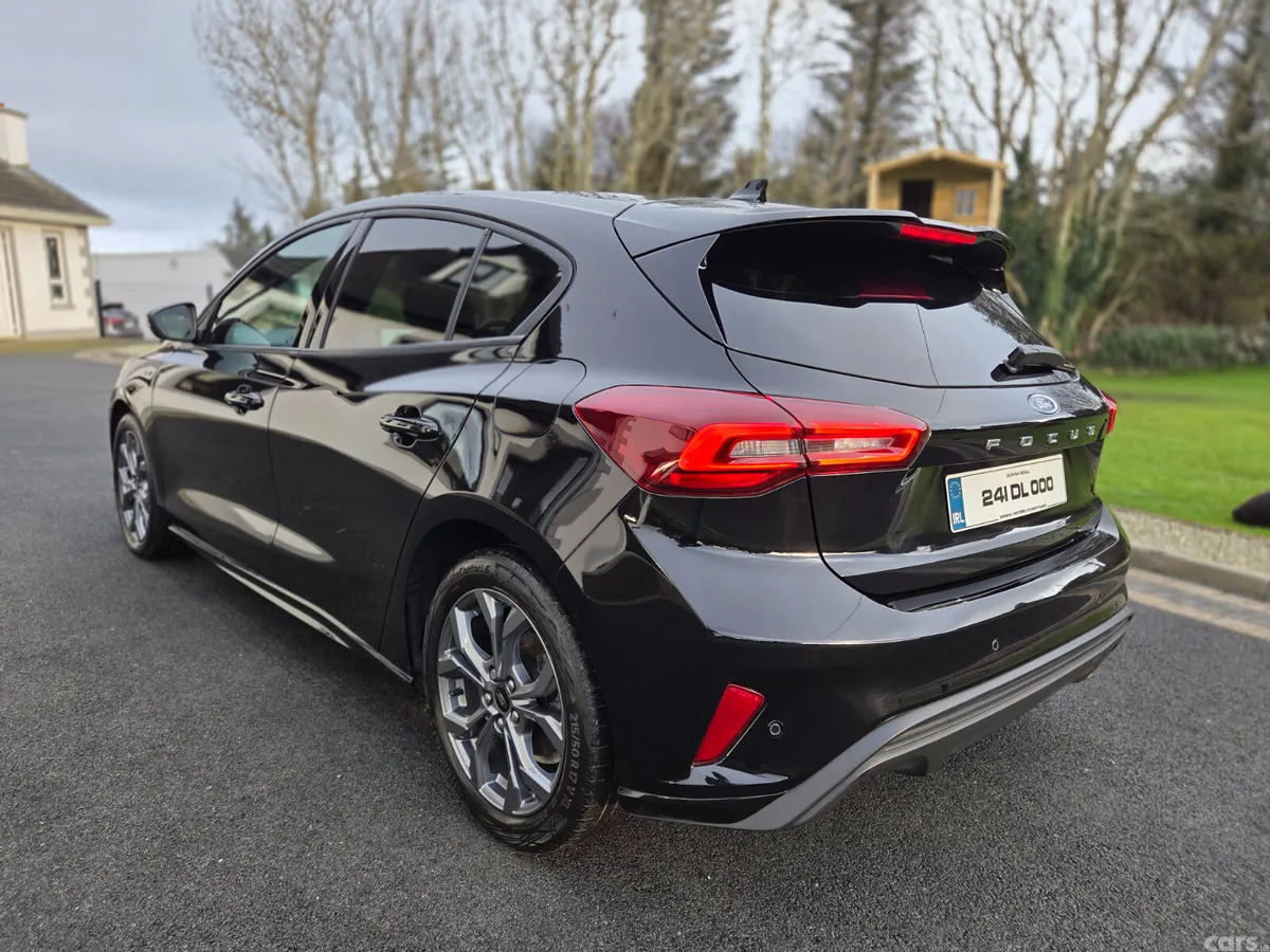 Ford Focus Hatchback, Petrol Hybrid, 2024, Black