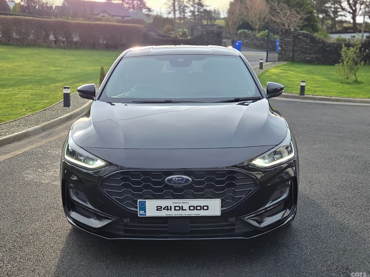 Ford Focus Hatchback, Petrol Hybrid, 2024, Black