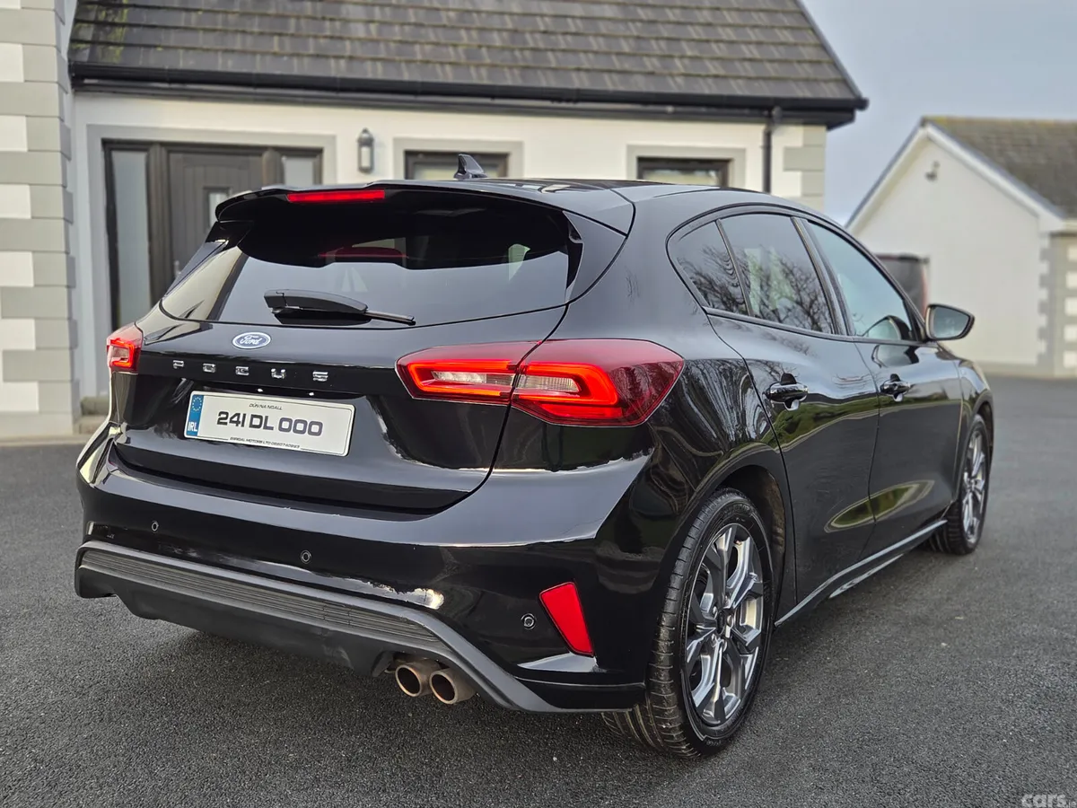 Ford Focus Hatchback, Petrol Hybrid, 2024, Black