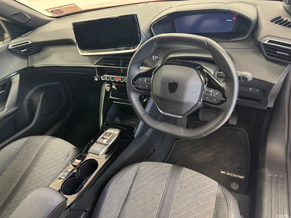 Peugeot 2008 MPV, Electric, 2025, Red