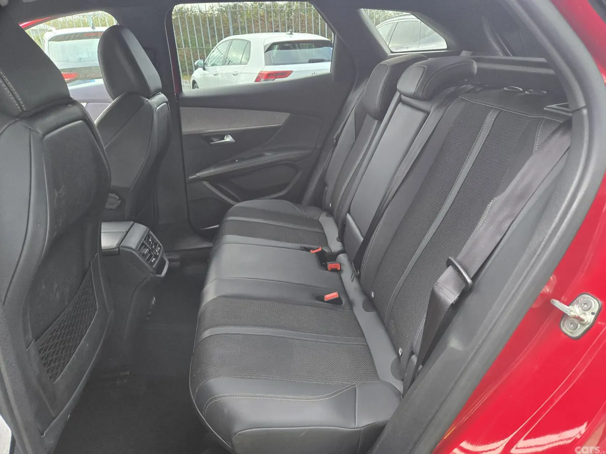Peugeot 3008 MPV, Diesel, 2024, Red