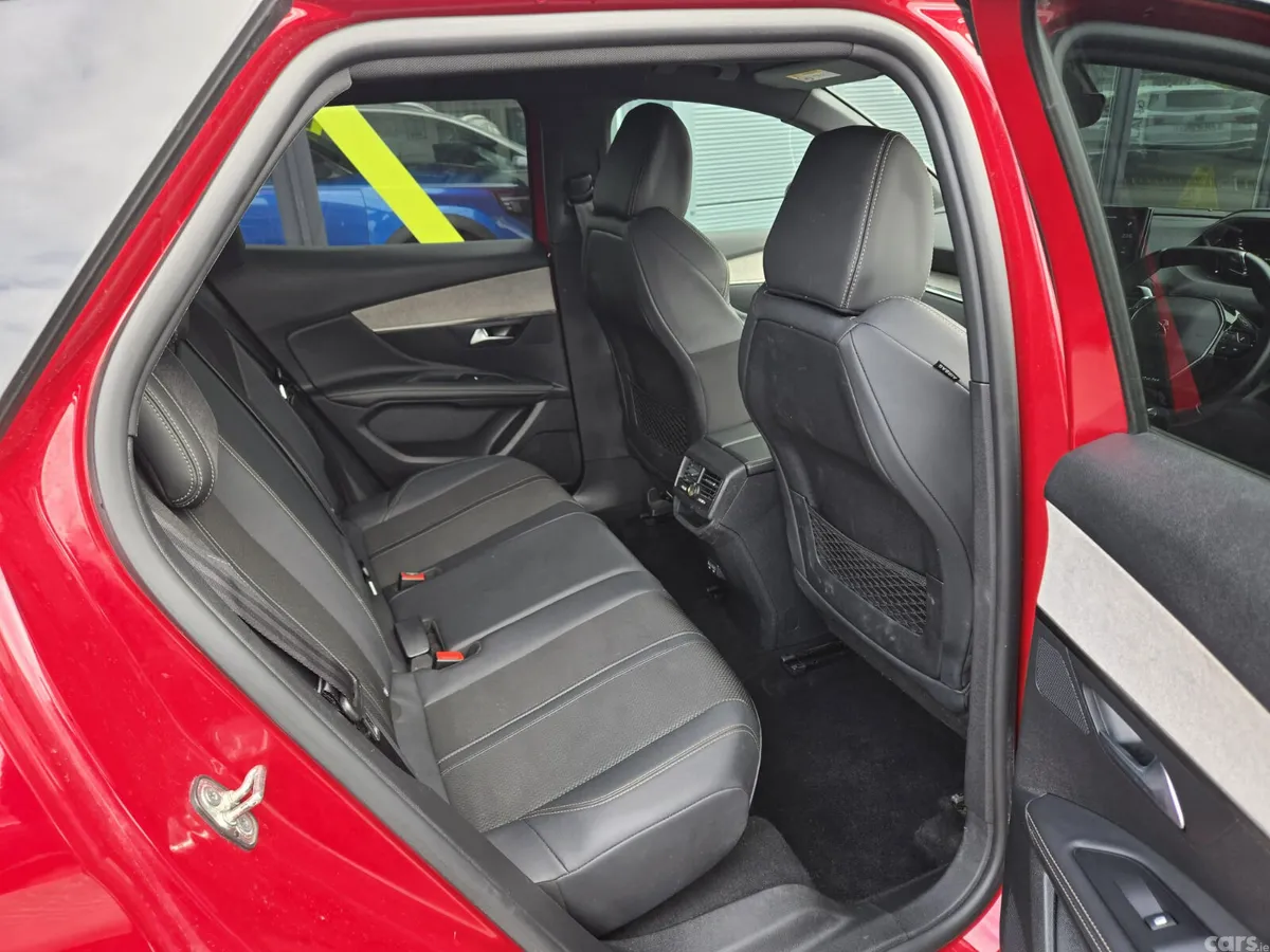 Peugeot 3008 MPV, Diesel, 2024, Red