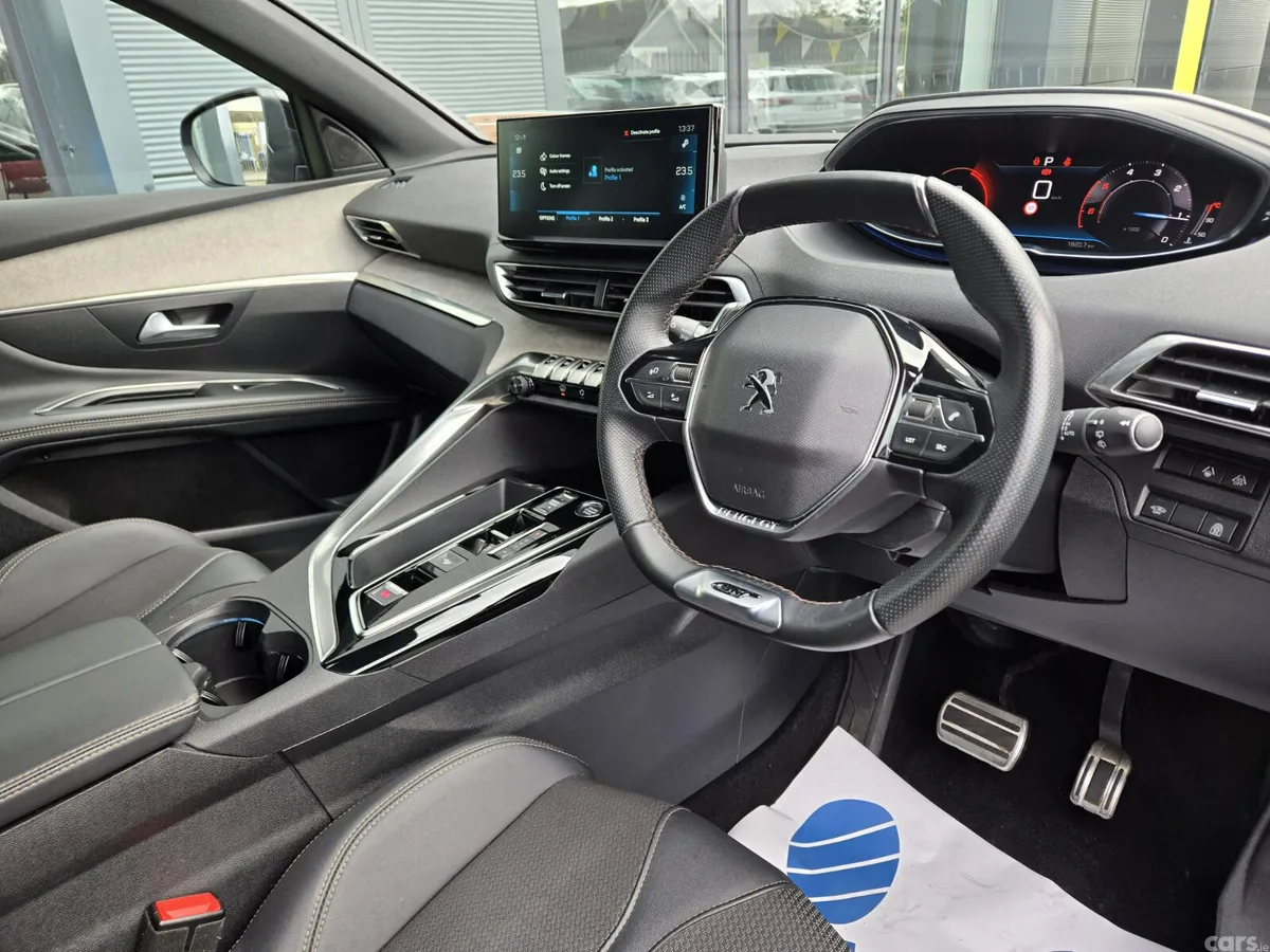 Peugeot 3008 MPV, Diesel, 2024, Red