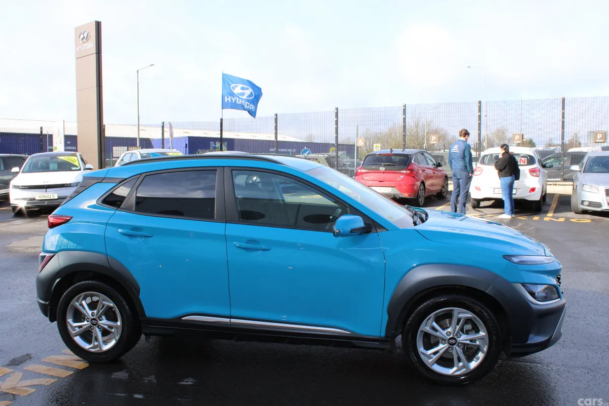 Hyundai KONA MPV, Petrol, 2023, Blue