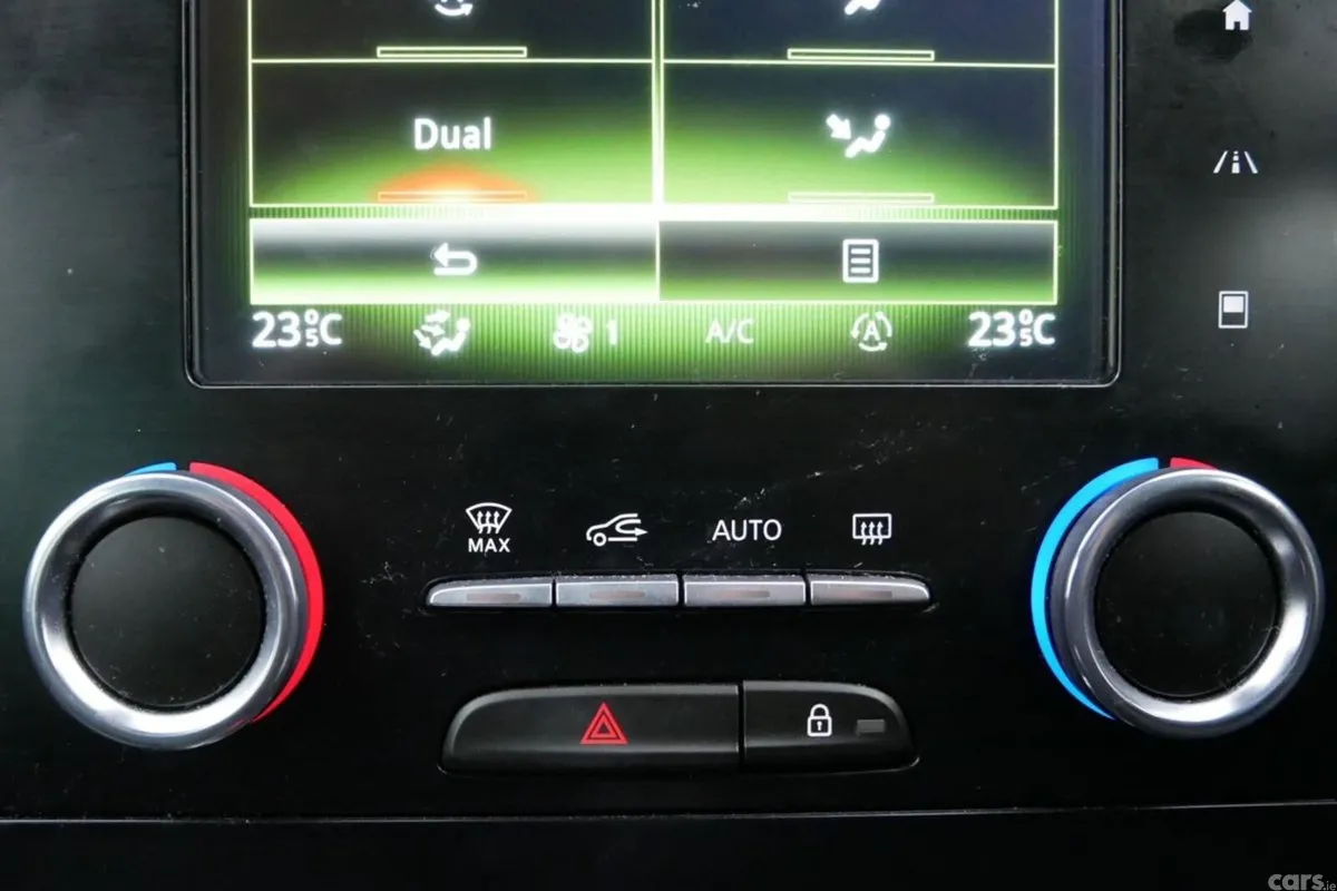 Renault Megane Saloon, Diesel, 2018, White