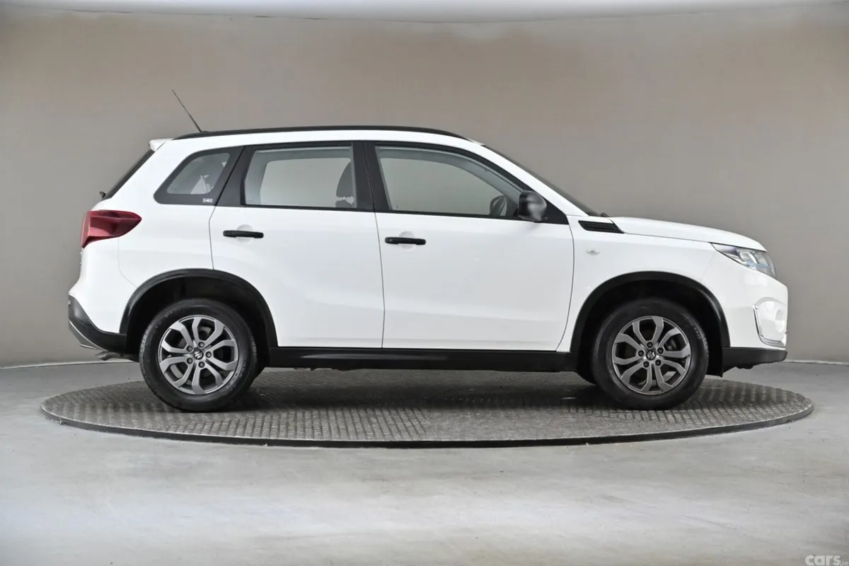 Suzuki Vitara SUV, Petrol Hybrid, 2023, White