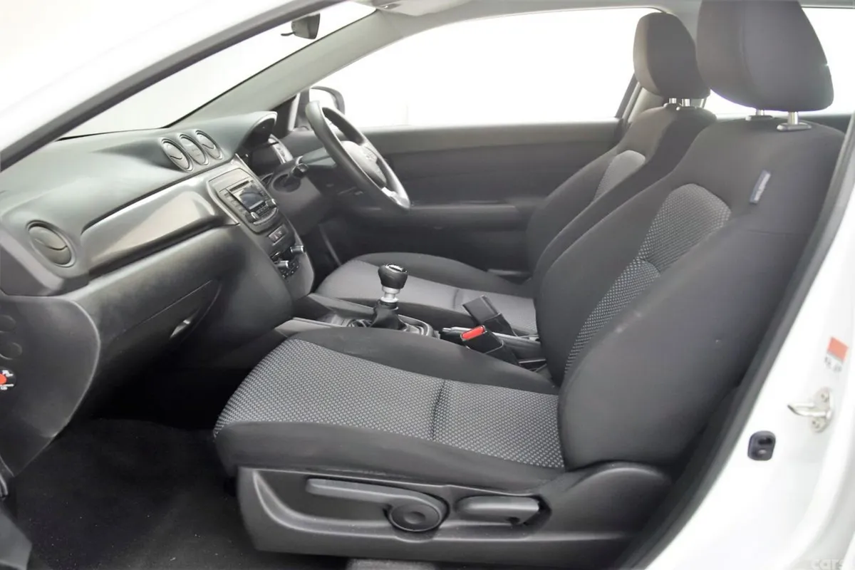 Suzuki Vitara SUV, Petrol Hybrid, 2023, White