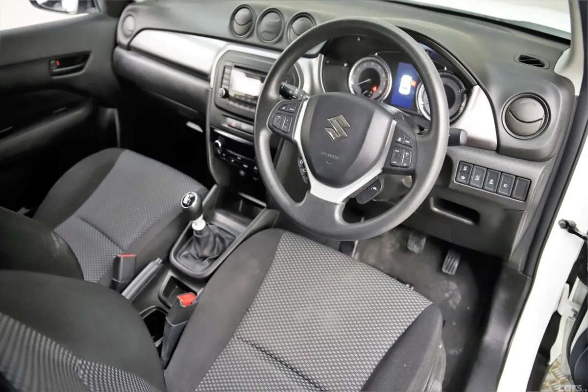 Suzuki Vitara SUV, Petrol Hybrid, 2023, White