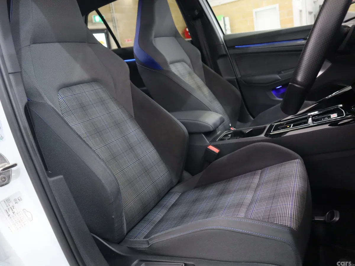 Volkswagen Golf Hatchback, Petrol Hybrid, 2023, White