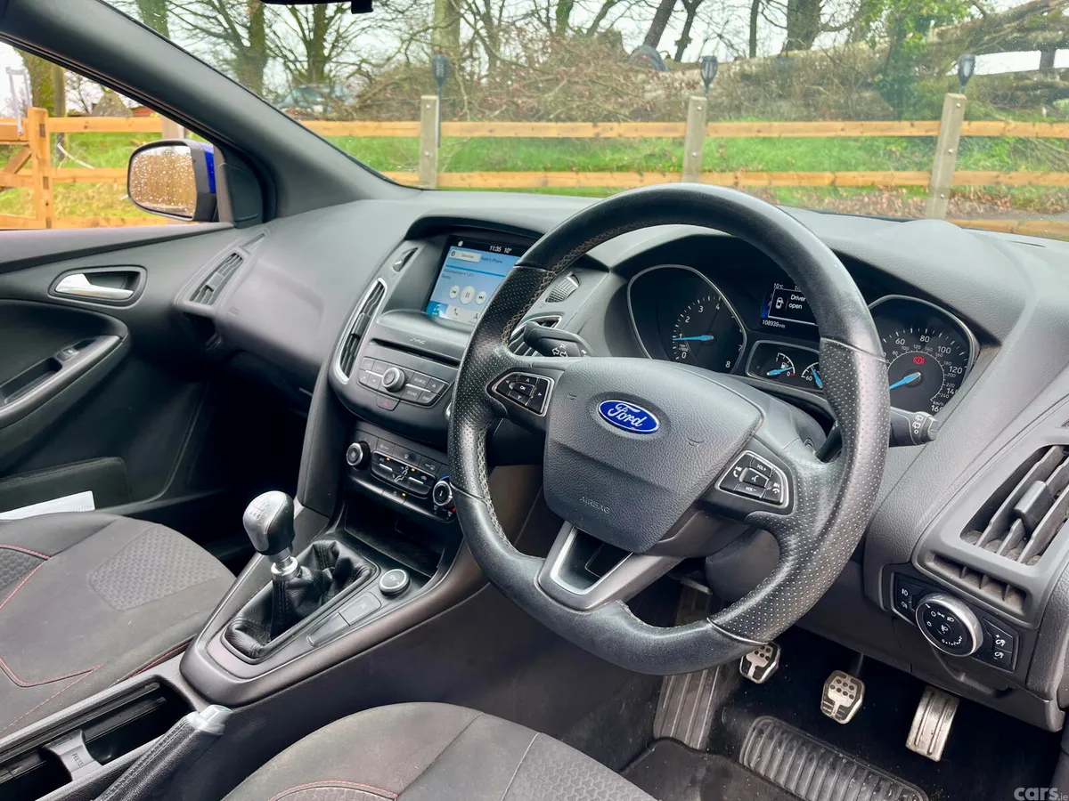 Ford Focus Hatchback, Petrol, 2018, Blue