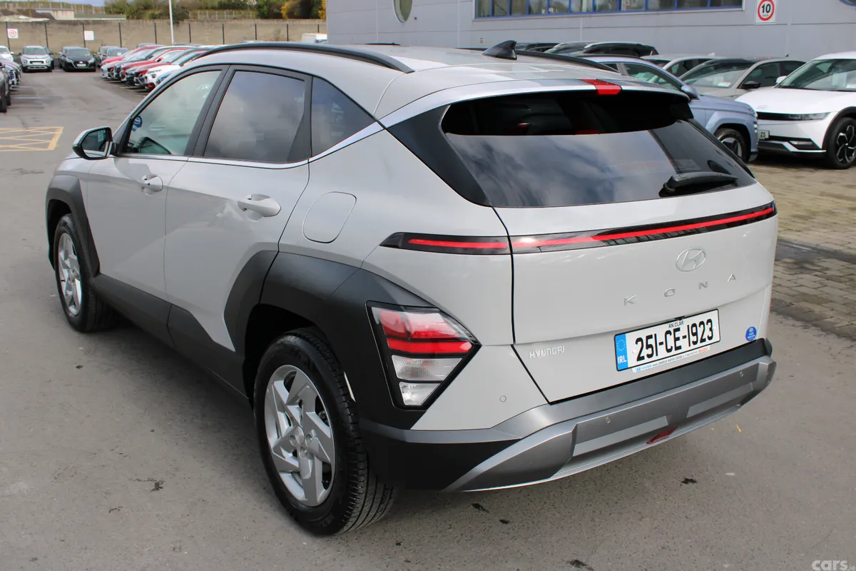 Hyundai KONA MPV, Petrol, 2025, Grey