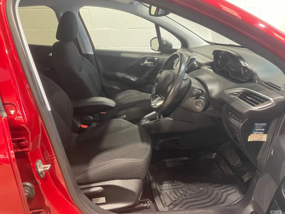 Peugeot 208 Hatchback, Petrol, 2017, Red