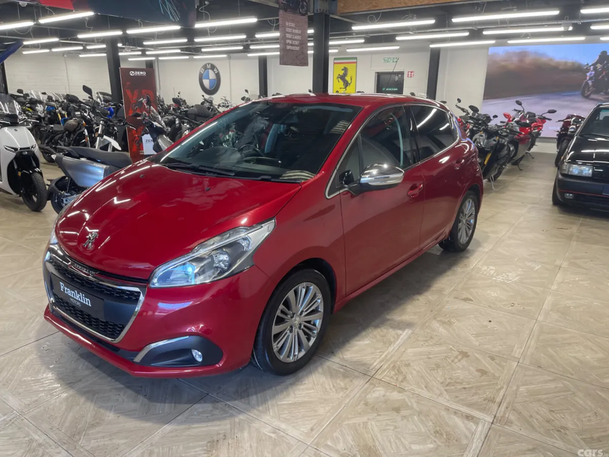 Peugeot 208 Hatchback, Petrol, 2017, Red