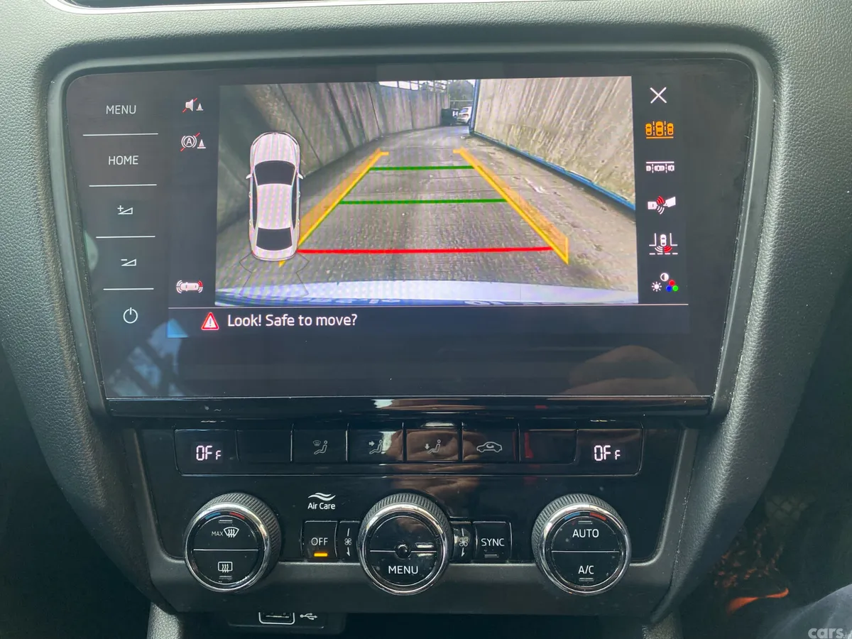 Skoda Octavia Saloon, Petrol, 2018, Grey