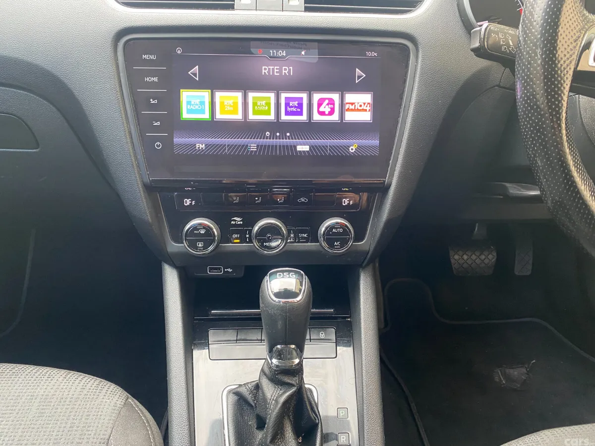Skoda Octavia Saloon, Petrol, 2018, Grey