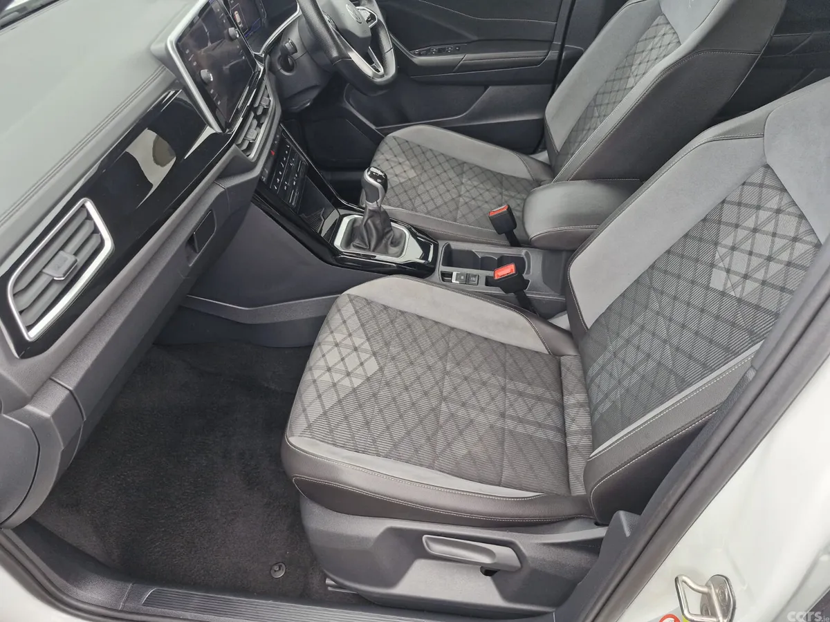 Volkswagen T-Roc SUV, Petrol, 2022, White