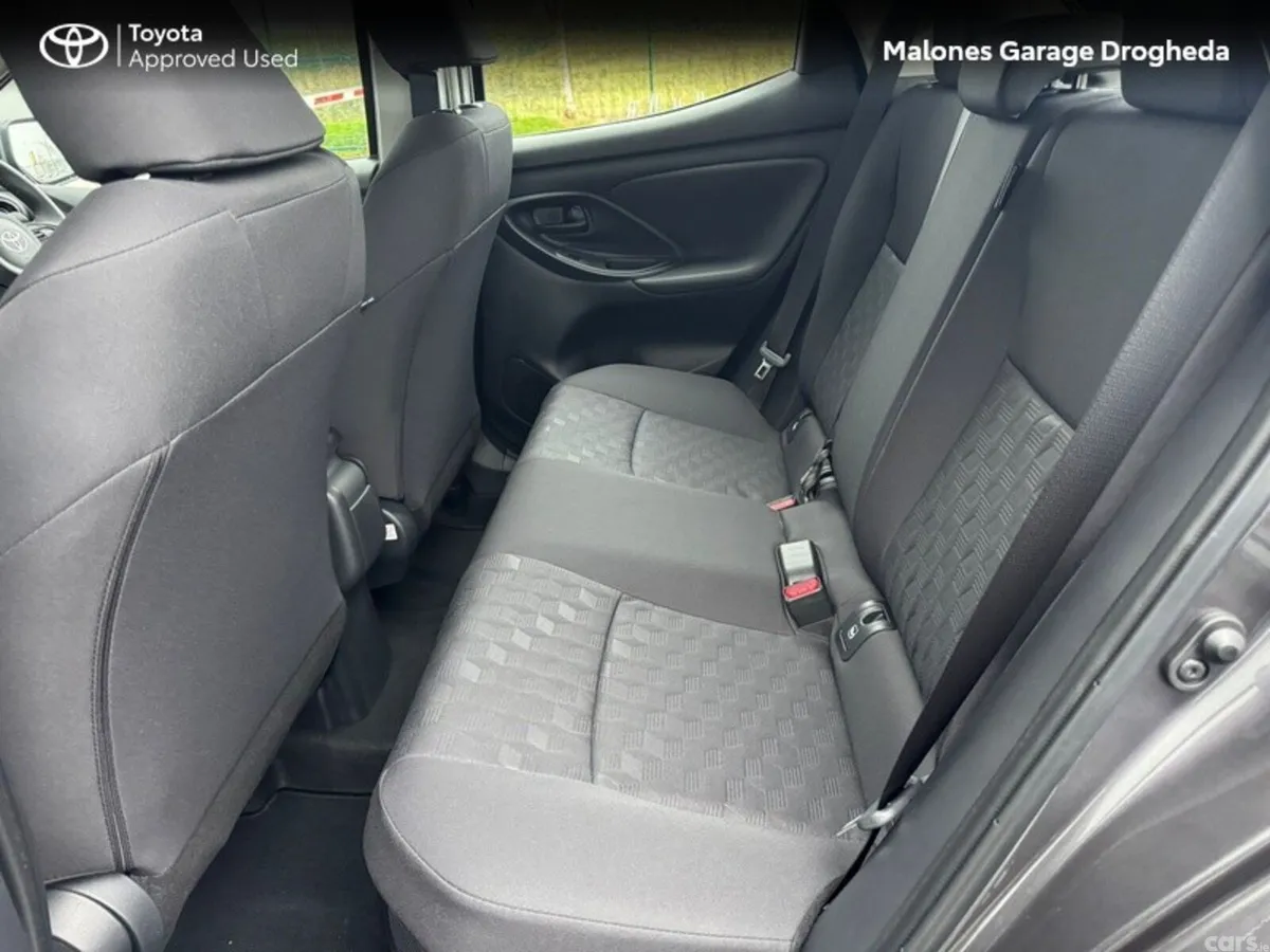 Toyota Yaris Hatchback, Petrol Hybrid, 2025, Grey