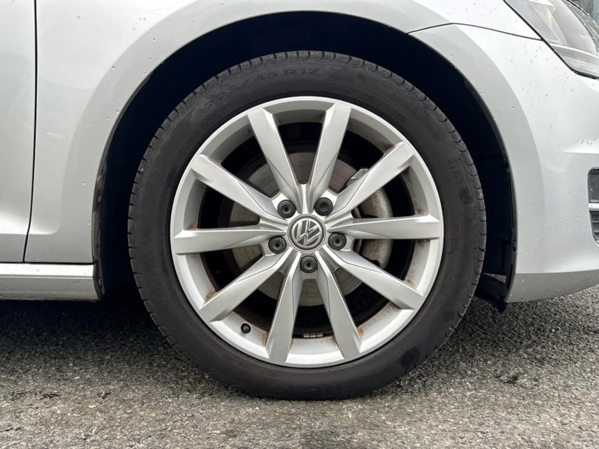 Volkswagen Golf Hatchback, Petrol, 2016, Silver