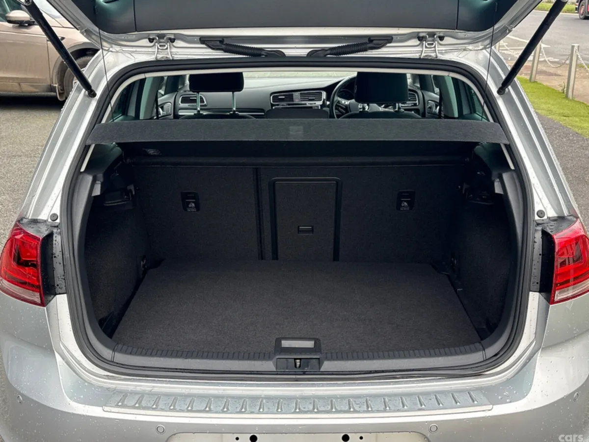 Volkswagen Golf Hatchback, Petrol, 2016, Silver