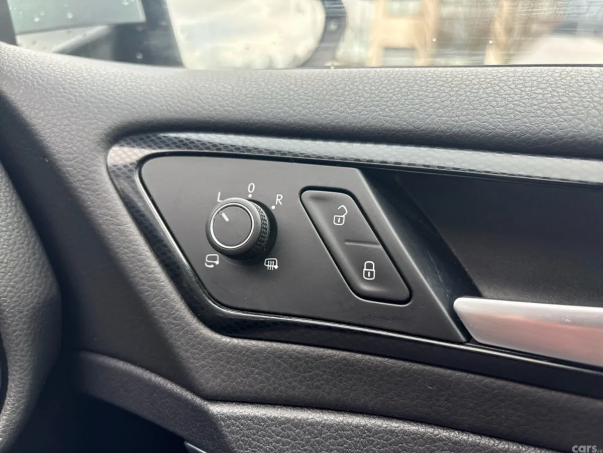 Volkswagen Golf Hatchback, Petrol, 2016, Silver
