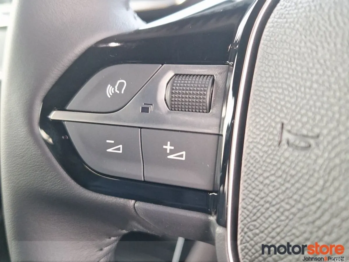 Peugeot 2008 MPV, Petrol, 2026, Grey