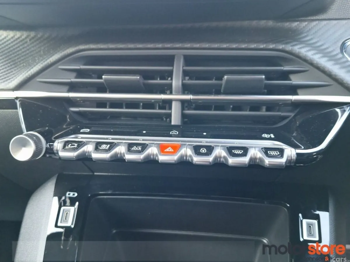 Peugeot 2008 MPV, Petrol, 2026, Grey