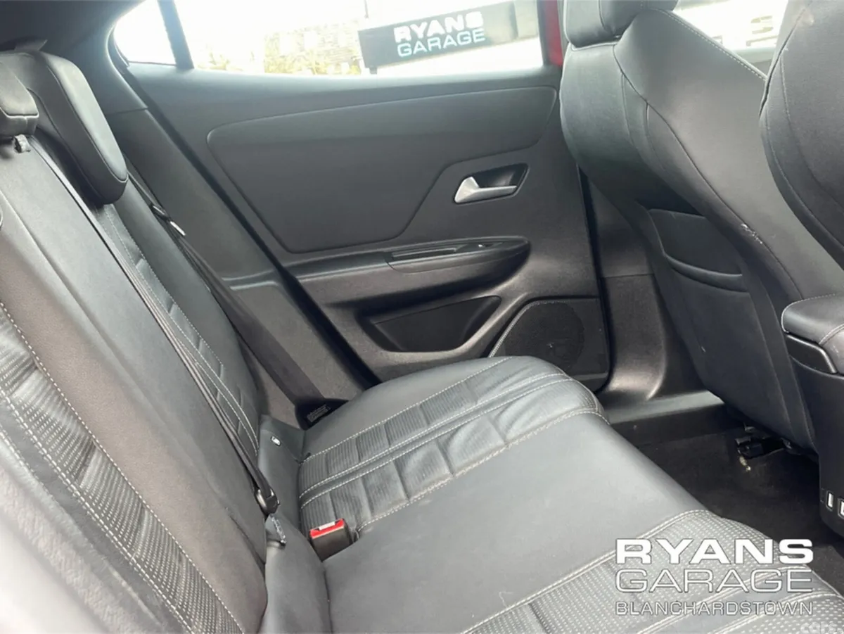 Opel Mokka MPV, Petrol, 2023, Red
