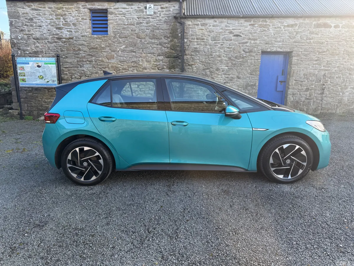 Volkswagen ID.3 Hatchback, Electric, 2022, Green