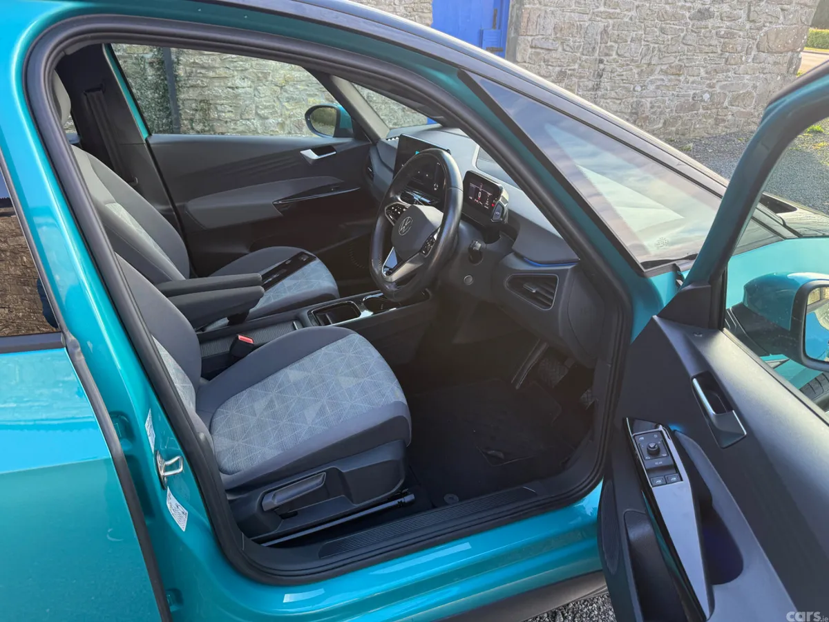 Volkswagen ID.3 Hatchback, Electric, 2022, Green