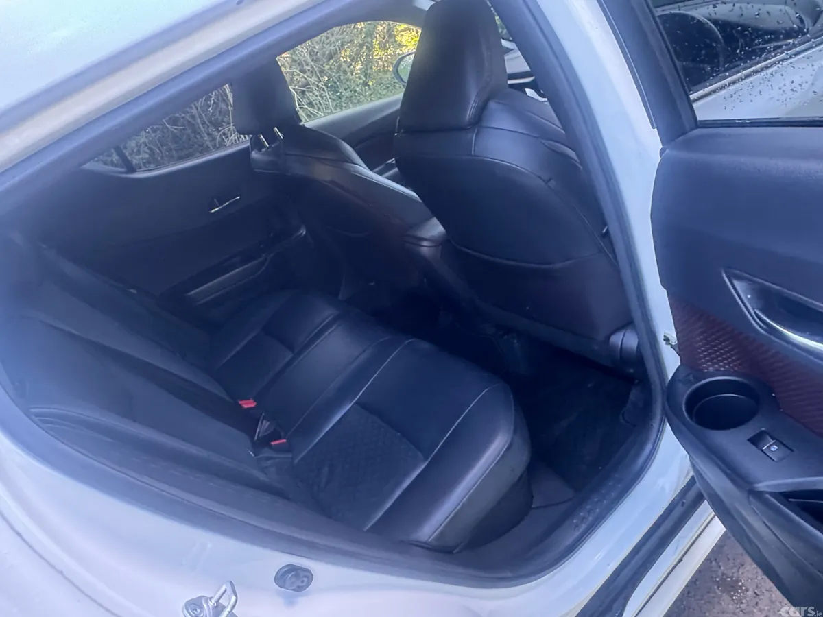 Toyota C-HR SUV, Petrol Hybrid, 2018, White