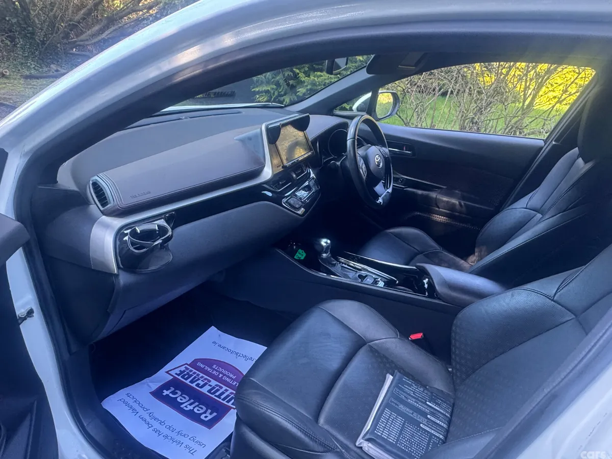 Toyota C-HR SUV, Petrol Hybrid, 2018, White