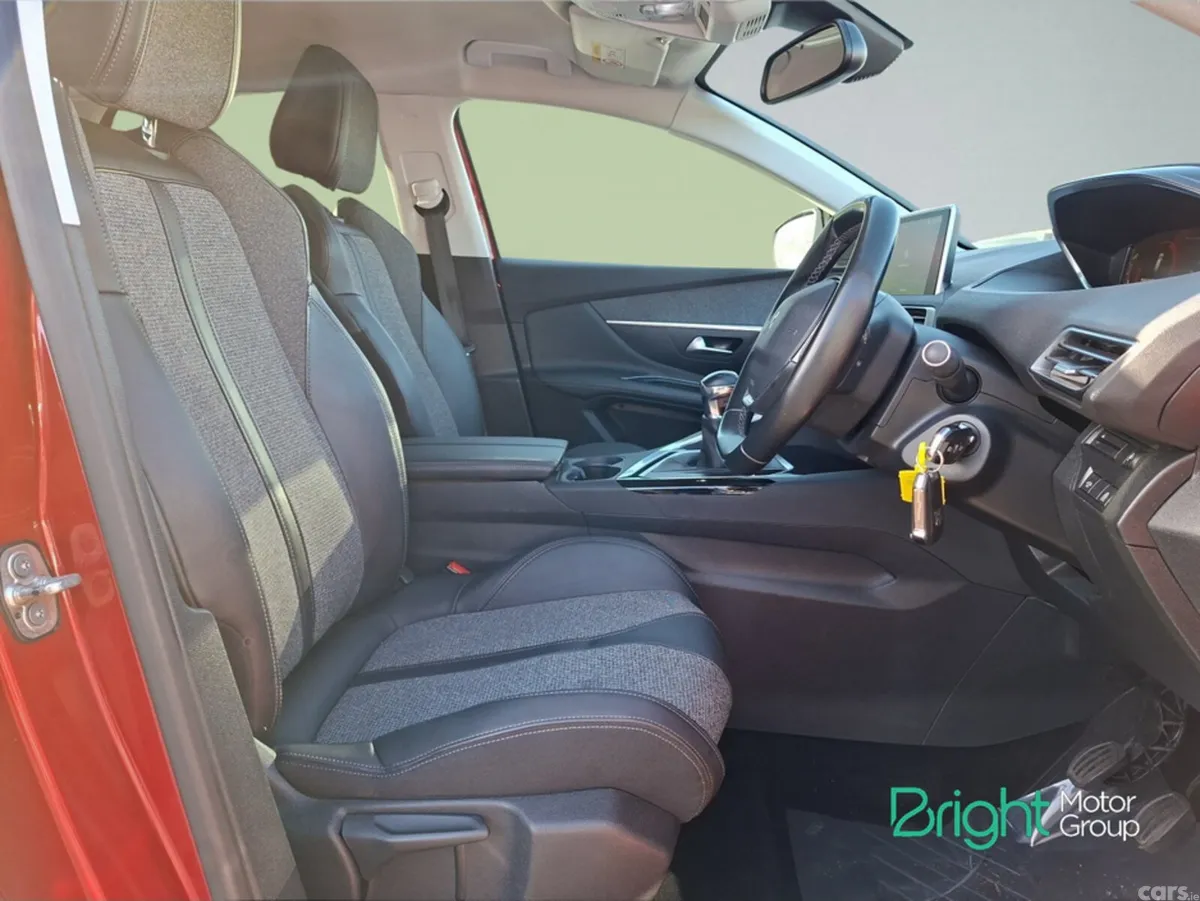 Peugeot 3008 Hatchback, Diesel, 2019, Red
