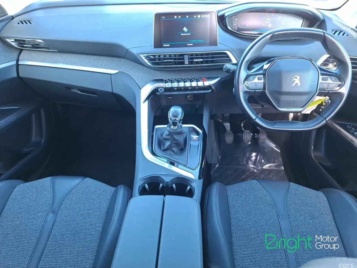 Peugeot 3008 Hatchback, Diesel, 2019, Red