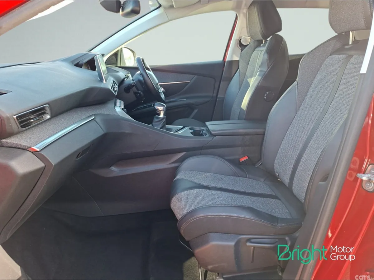 Peugeot 3008 Hatchback, Diesel, 2019, Red