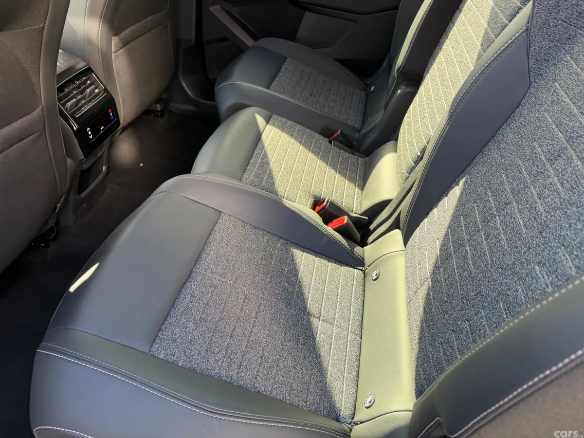 Peugeot 5008 MPV, Petrol, 2025, Blue