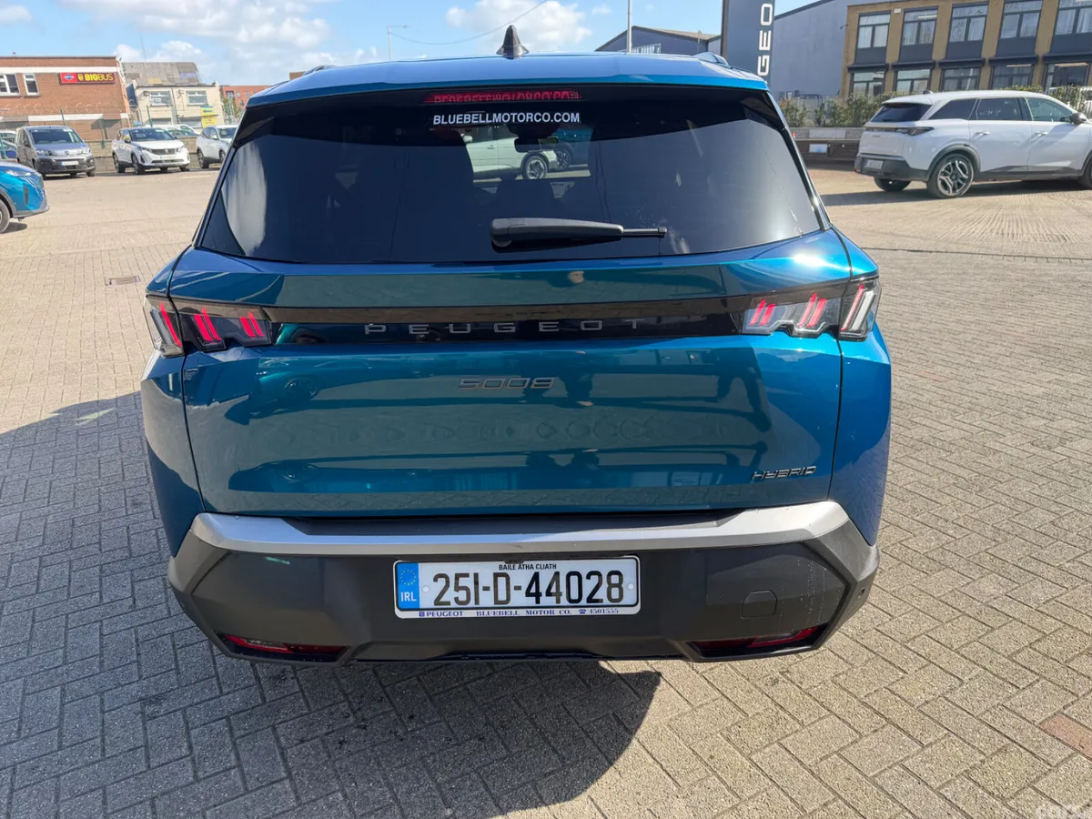 Peugeot 5008 MPV, Petrol, 2025, Blue