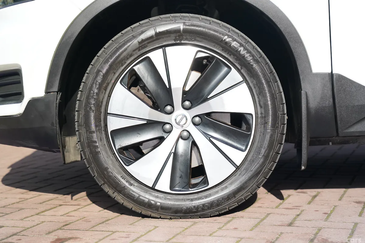 Volvo XC40 Estate/Jeep, Petrol Plug-in Hybrid, 2021, White