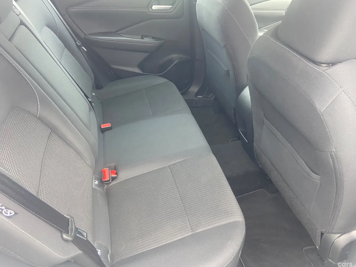 Nissan Qashqai MPV, Petrol, 2022, White