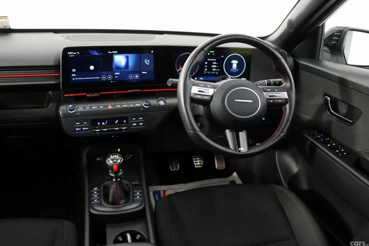 Hyundai KONA MPV, Petrol, 2025, White
