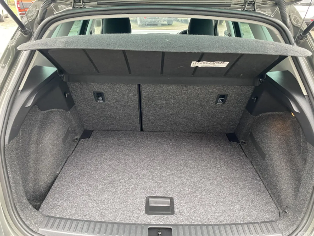 SEAT Arona Hatchback, Petrol, 2025, Green